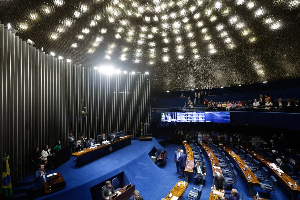 Disputa ao Senado centraliza eleições de 2026