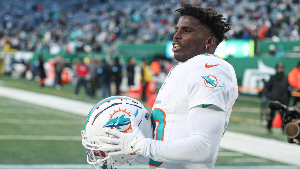 Tyreek Hill's NFL Career at Risk Due to Severe Knee Injuries
