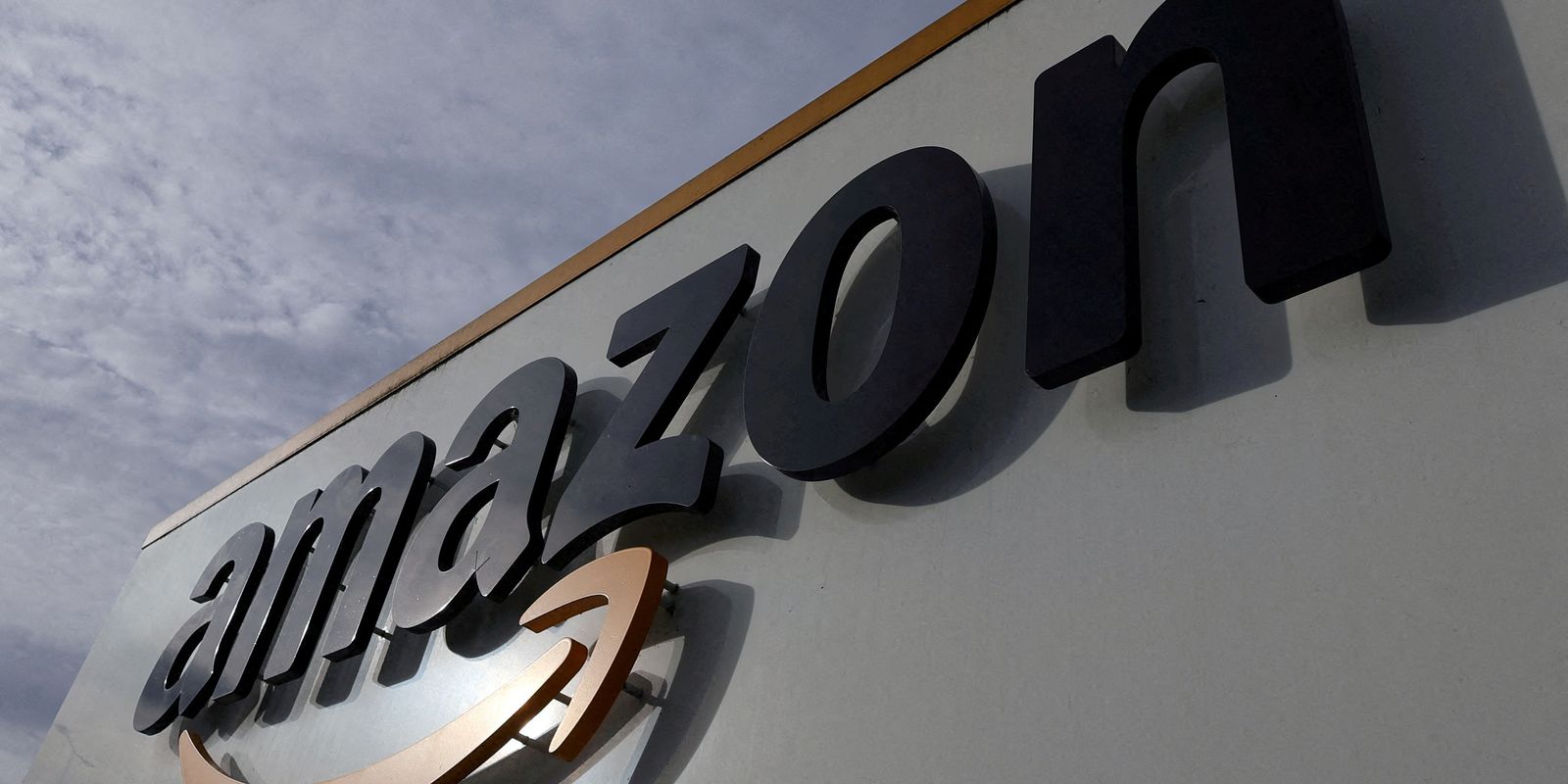 Irã ataca central de dados da Amazon no Bahrein