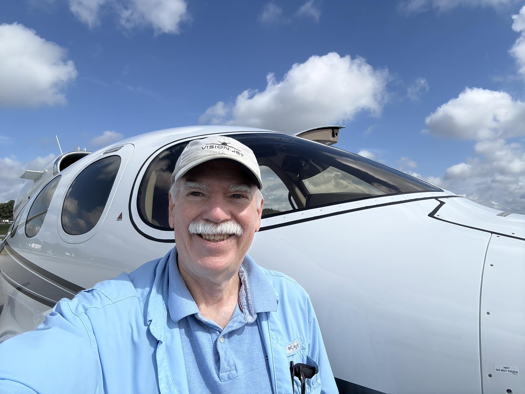 Max Trescott, ícone da aviação, é induzido ao Hall da Fama de Instrutores de Voo