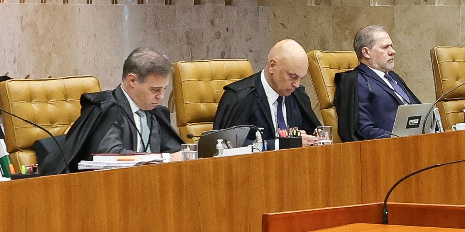 Mendonça acusa Moraes de direcionar investigação ilegal no STF