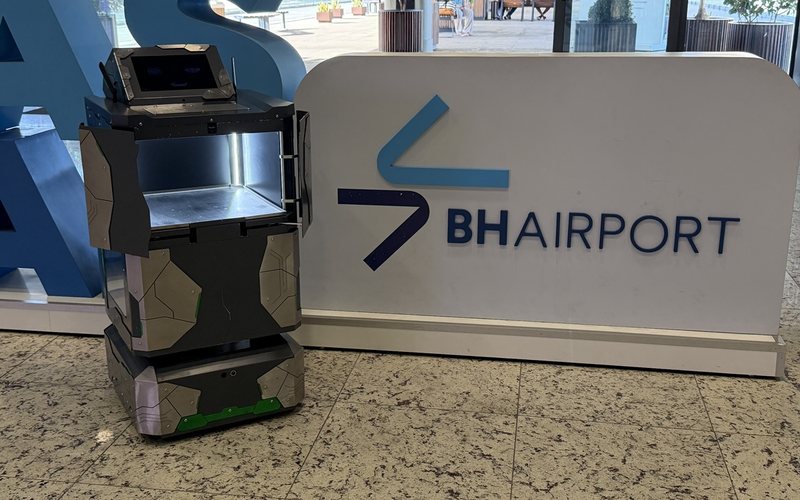 Robô autônomo inicia serviço inédito de entregas no Aeroporto de Confins