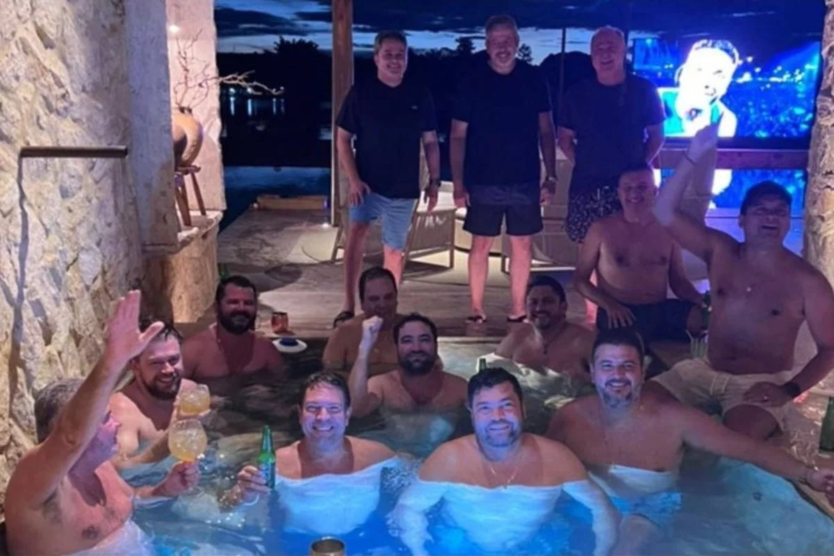 Ramagem explica presença em foto com políticos no caso INSS