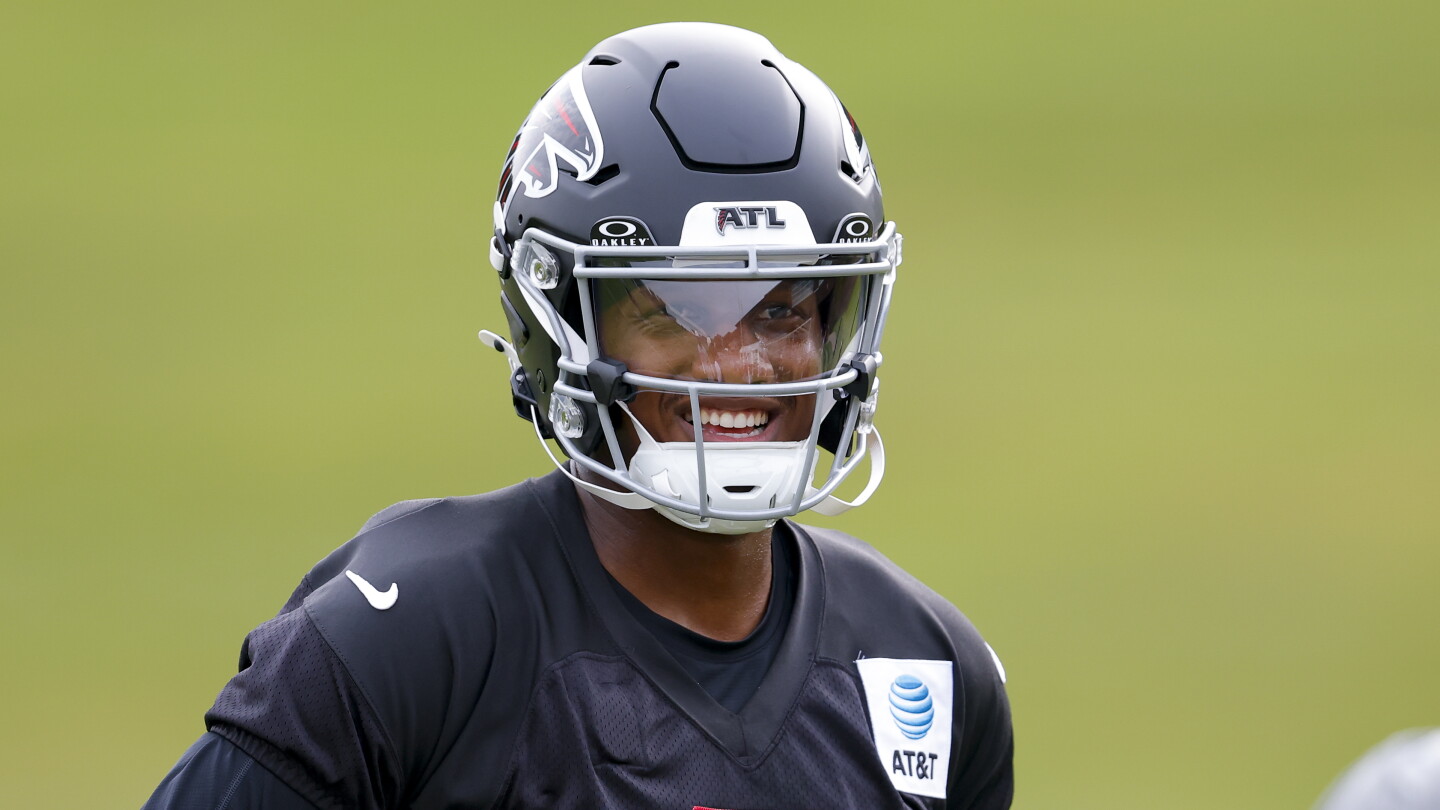 Falcons QB Michael Penix: "I Can Do Just About Anything But Take a Hit"
