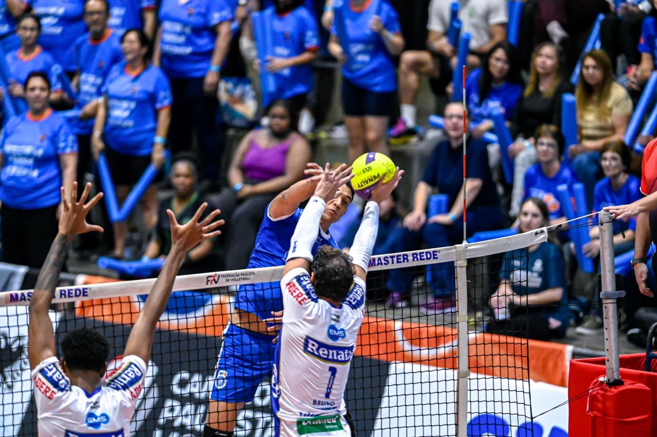 Campinas vence Guarulhos por 3 a 0 e inicia busca pelo tricampeonato Paulista de vôlei