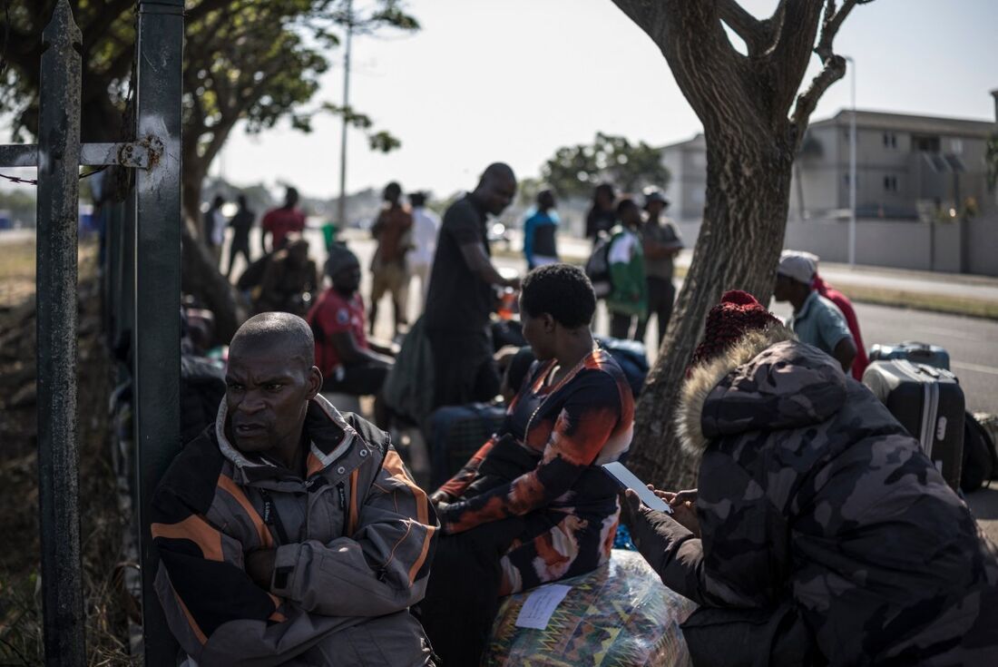 Mais de 160 Mil Estrangeiros Devolvem Passaportes da África do Sul