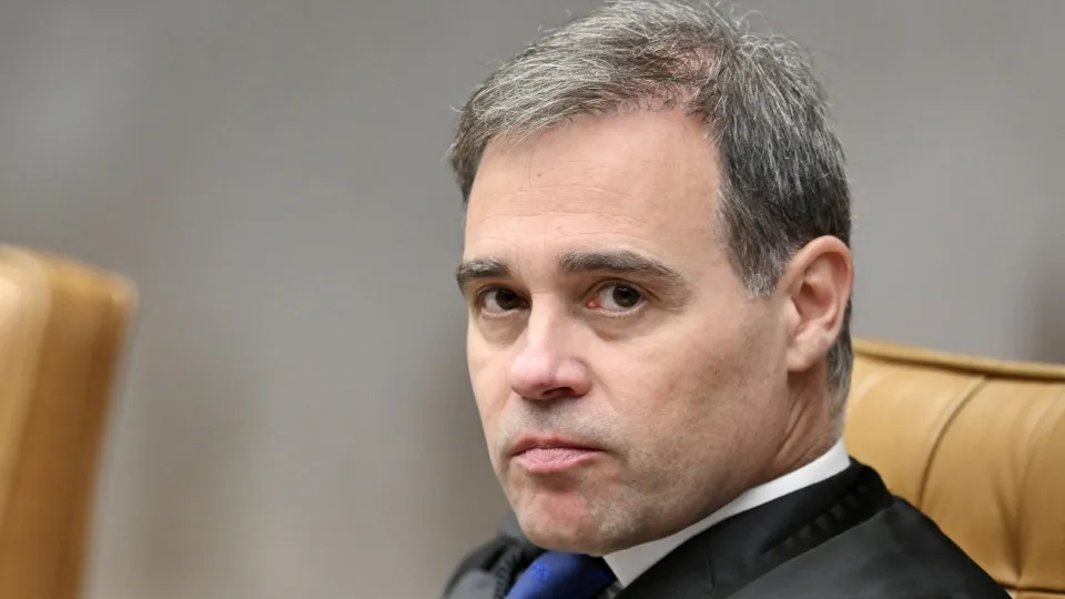Caso Master: Especialistas veem irregularidades na condução de Mendonça no STF