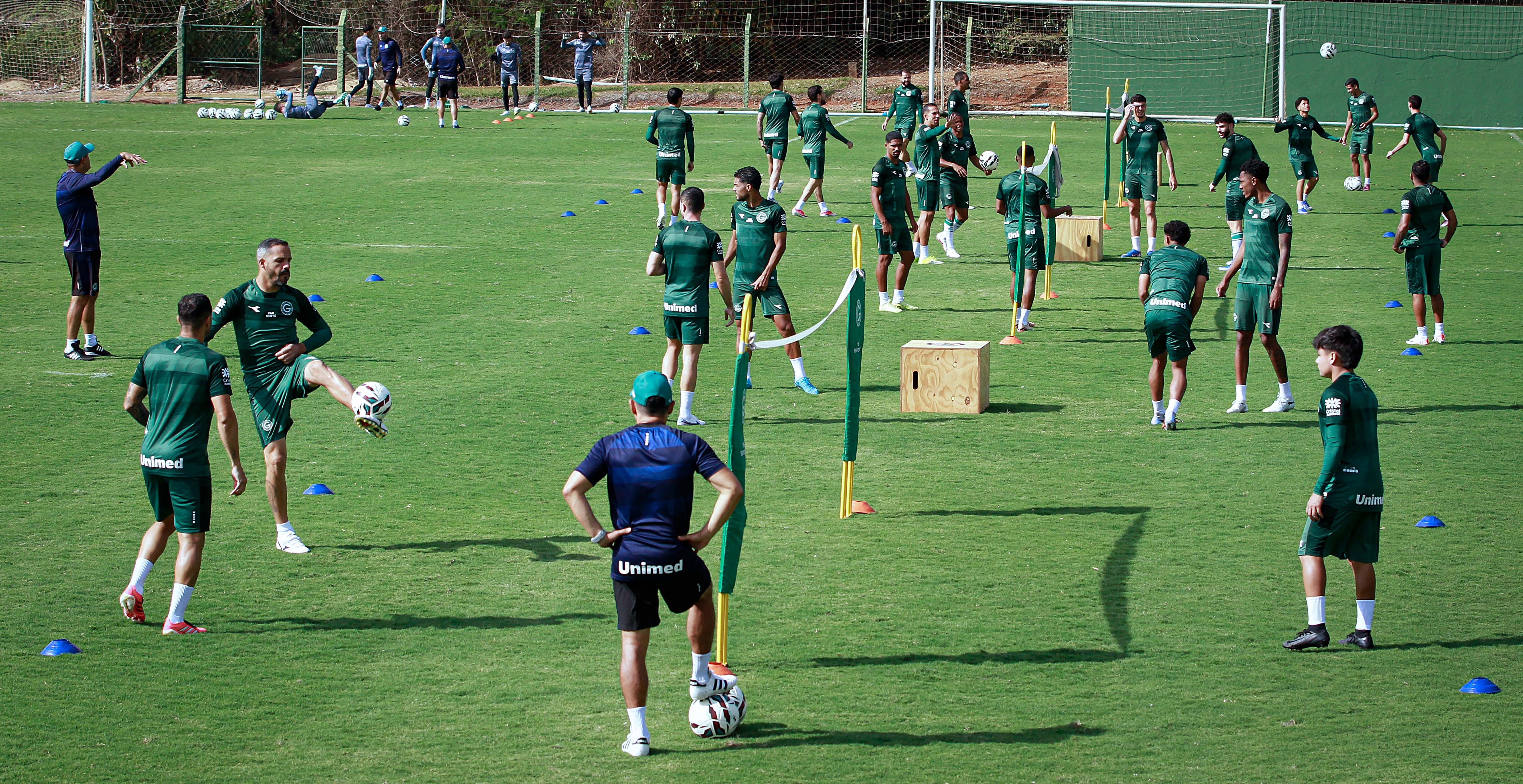 Goiás tem folga após cinco dias de treinos e inicia reta final de preparação
