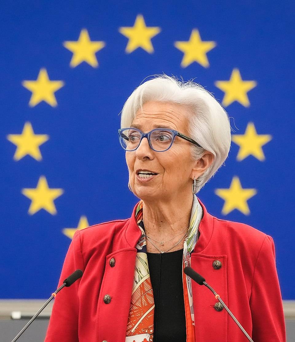 BCE eleva juros de forma unânime e 'muito fácil', diz presidente Christine Lagarde