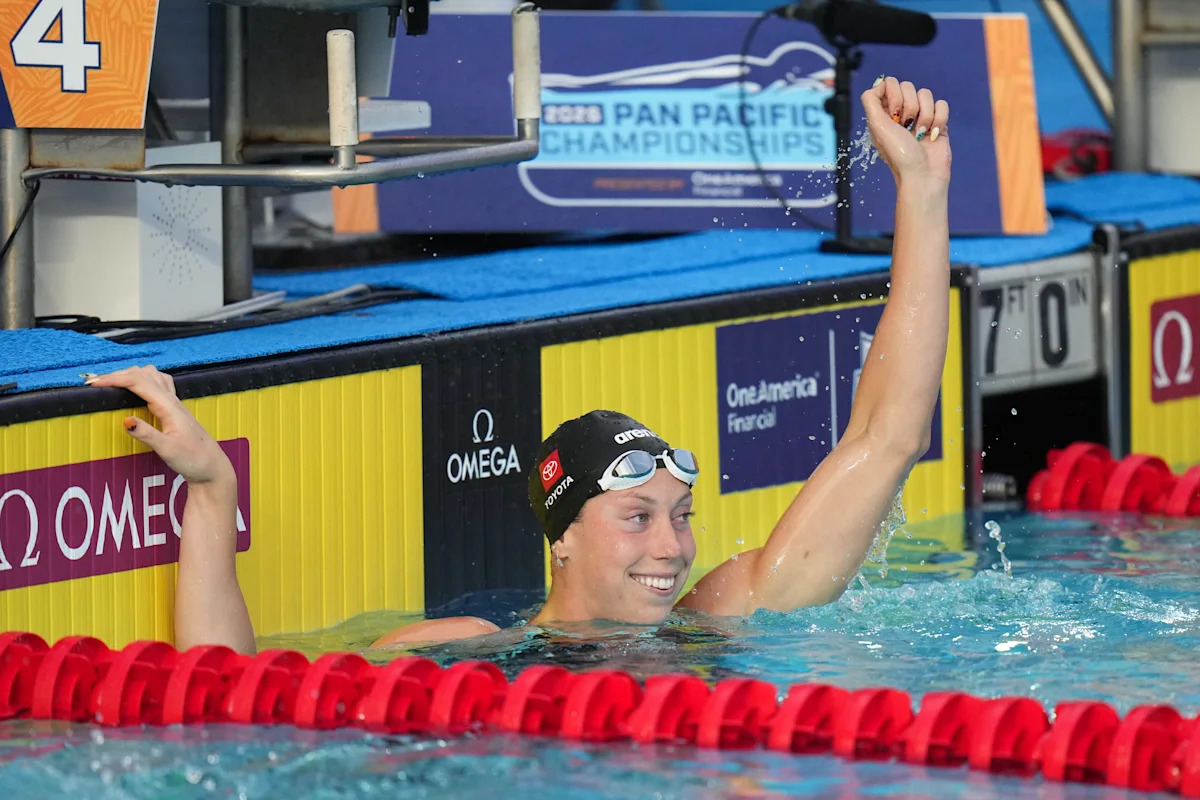 Walsh Blazes to 50 Fly Win as US Sweeps 1-2 Finishes at Pan Pacs