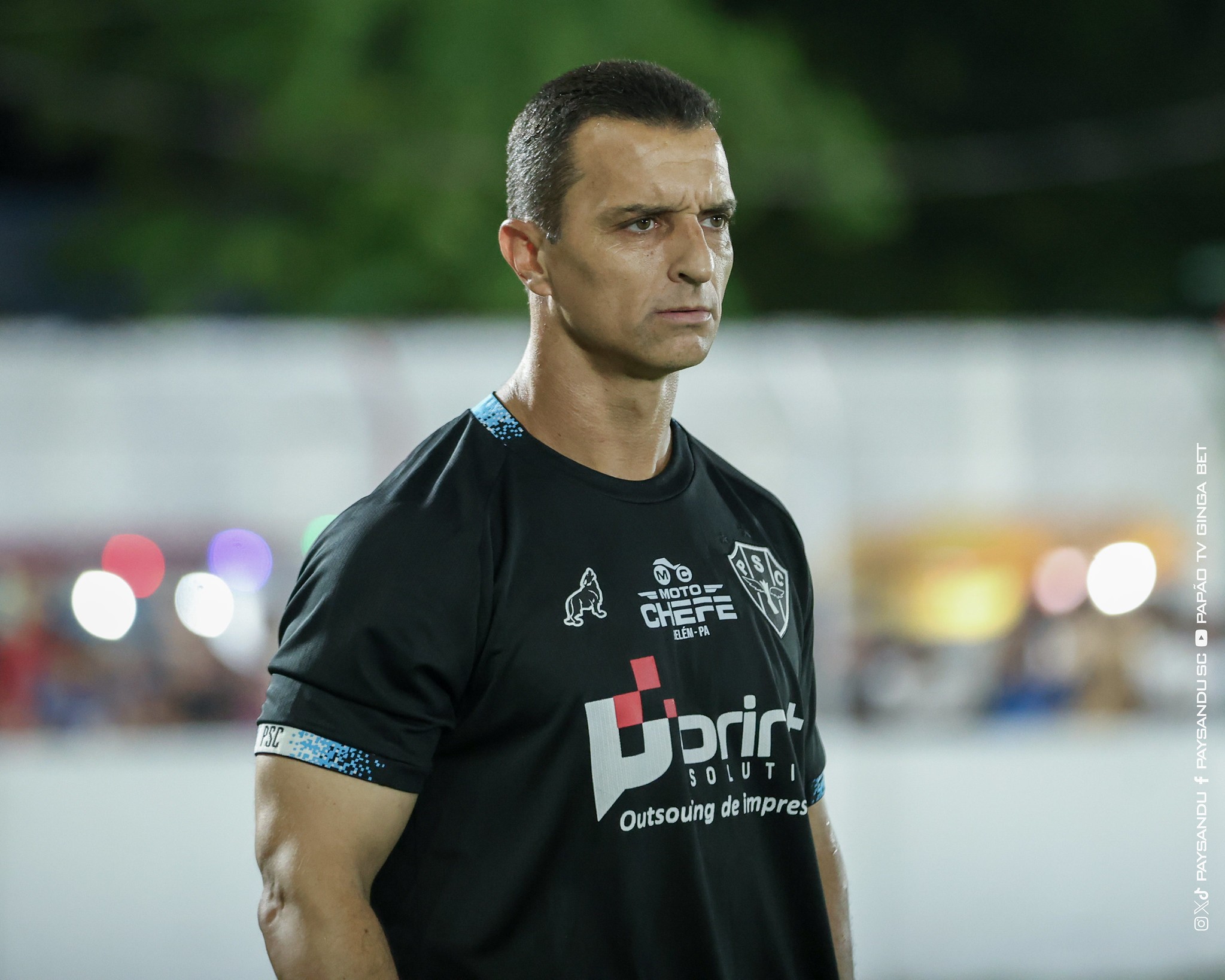 Técnico do Paysandu se irrita com erros individuais após derrota de virada