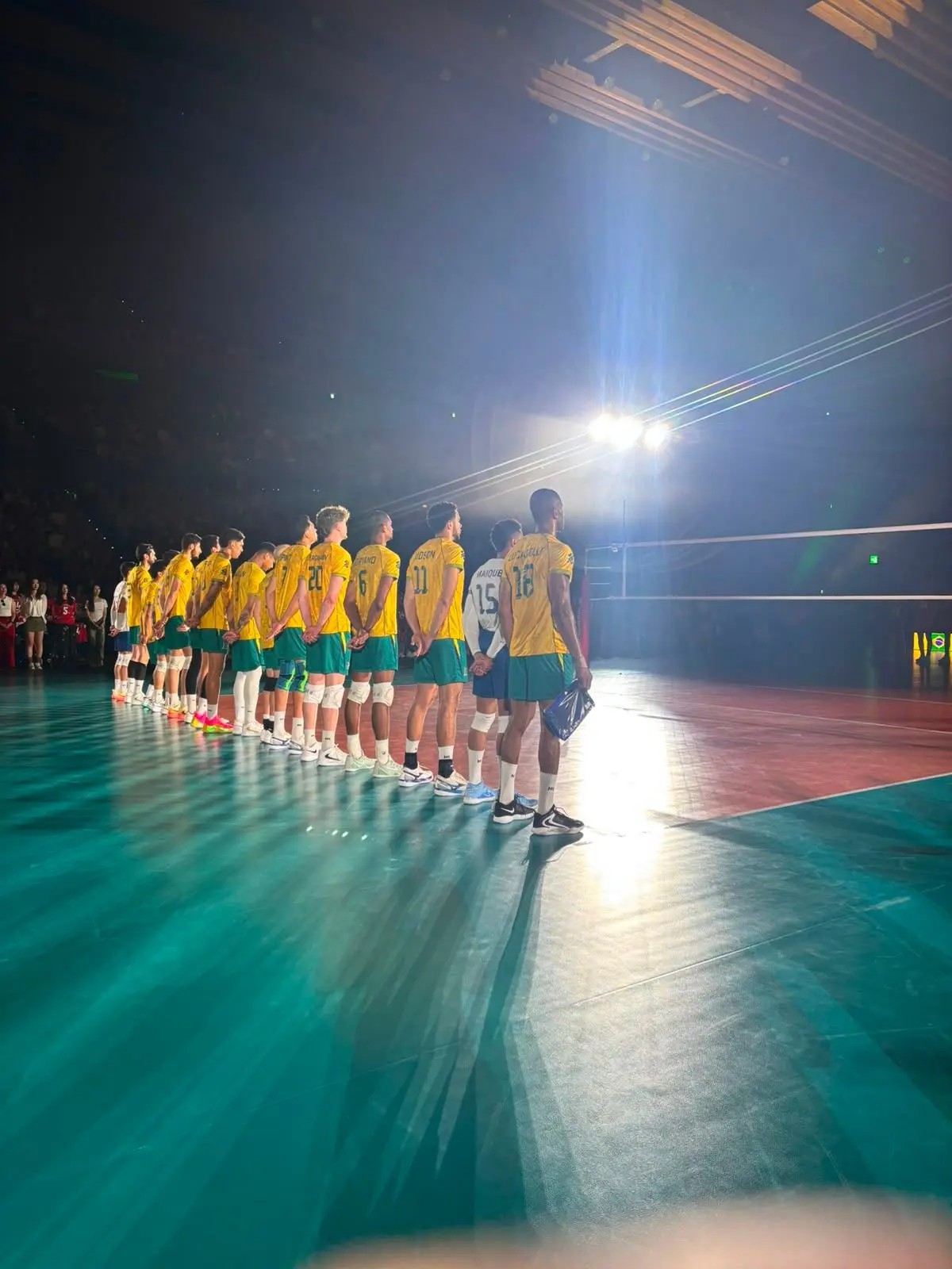 Bernardinho celebra aniversário com festa e vitória do Brasil sobre o Japão