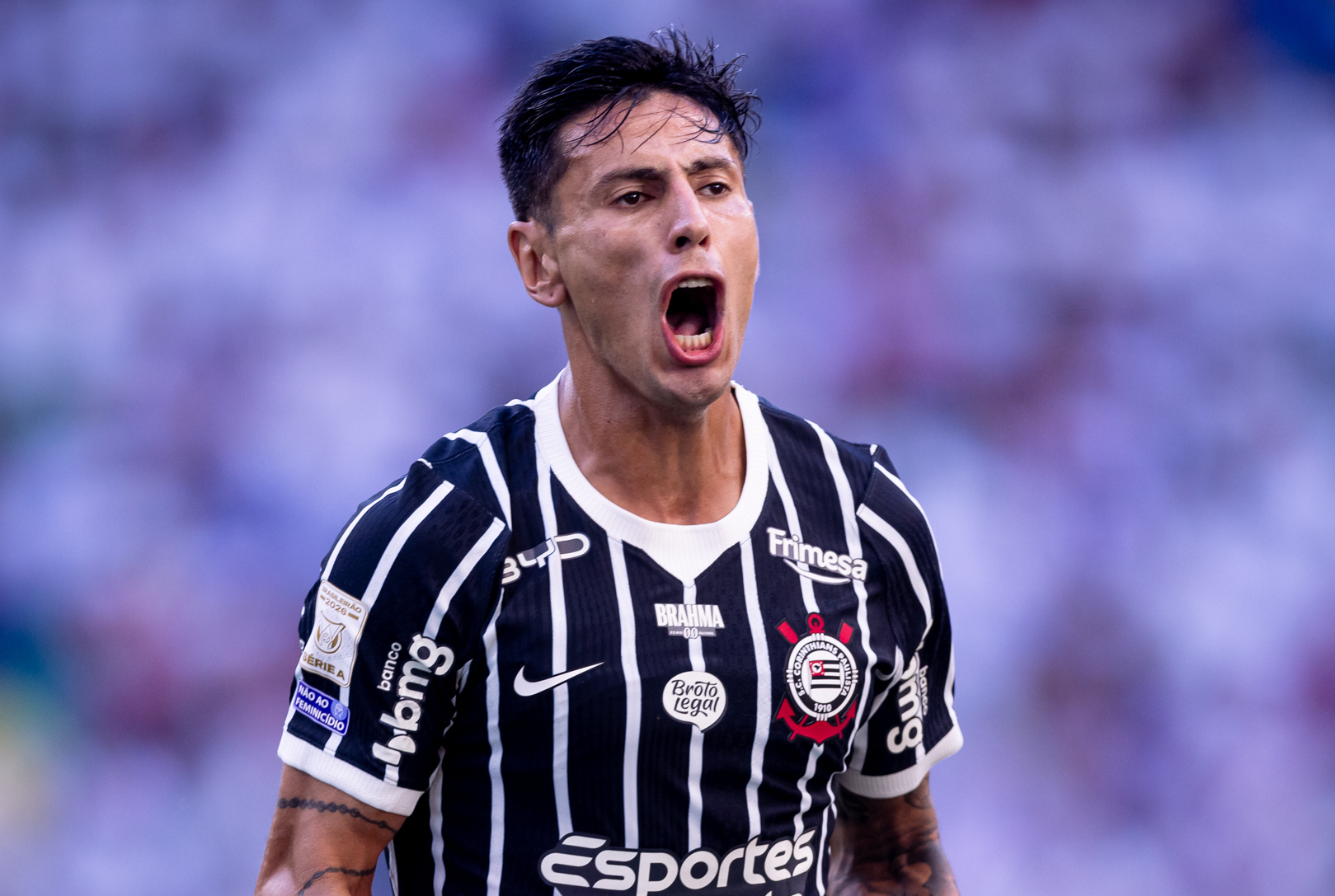 Diniz ganha nova dor de cabeça na lateral esquerda do Corinthians