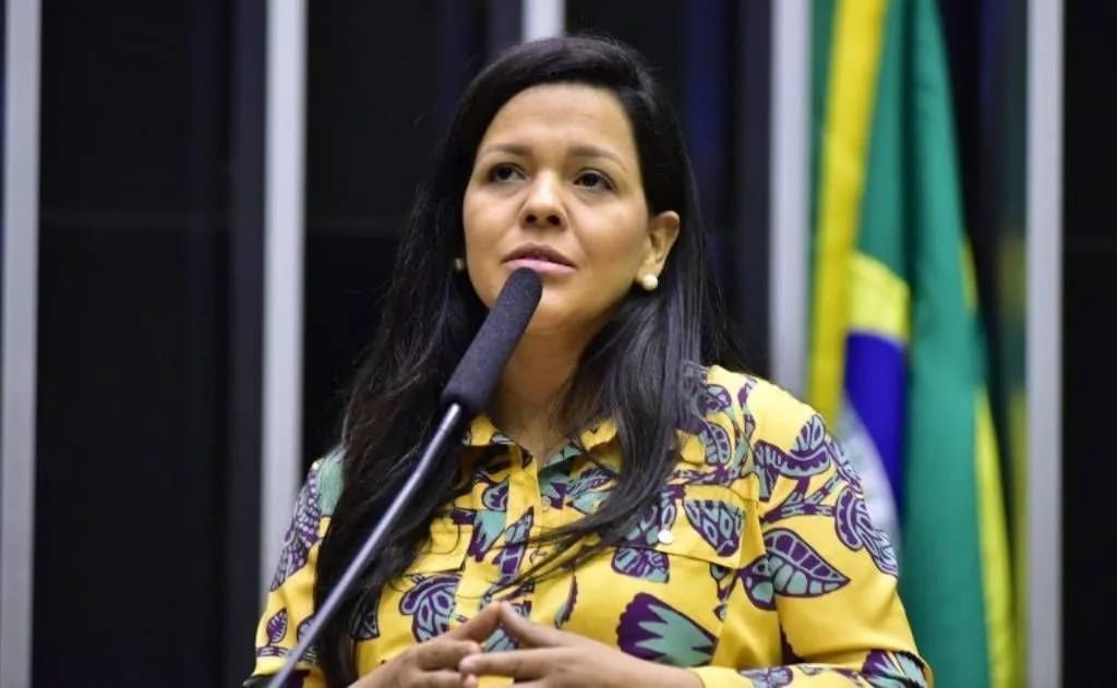 Priscila Costa Abandona Candidatura ao Senado