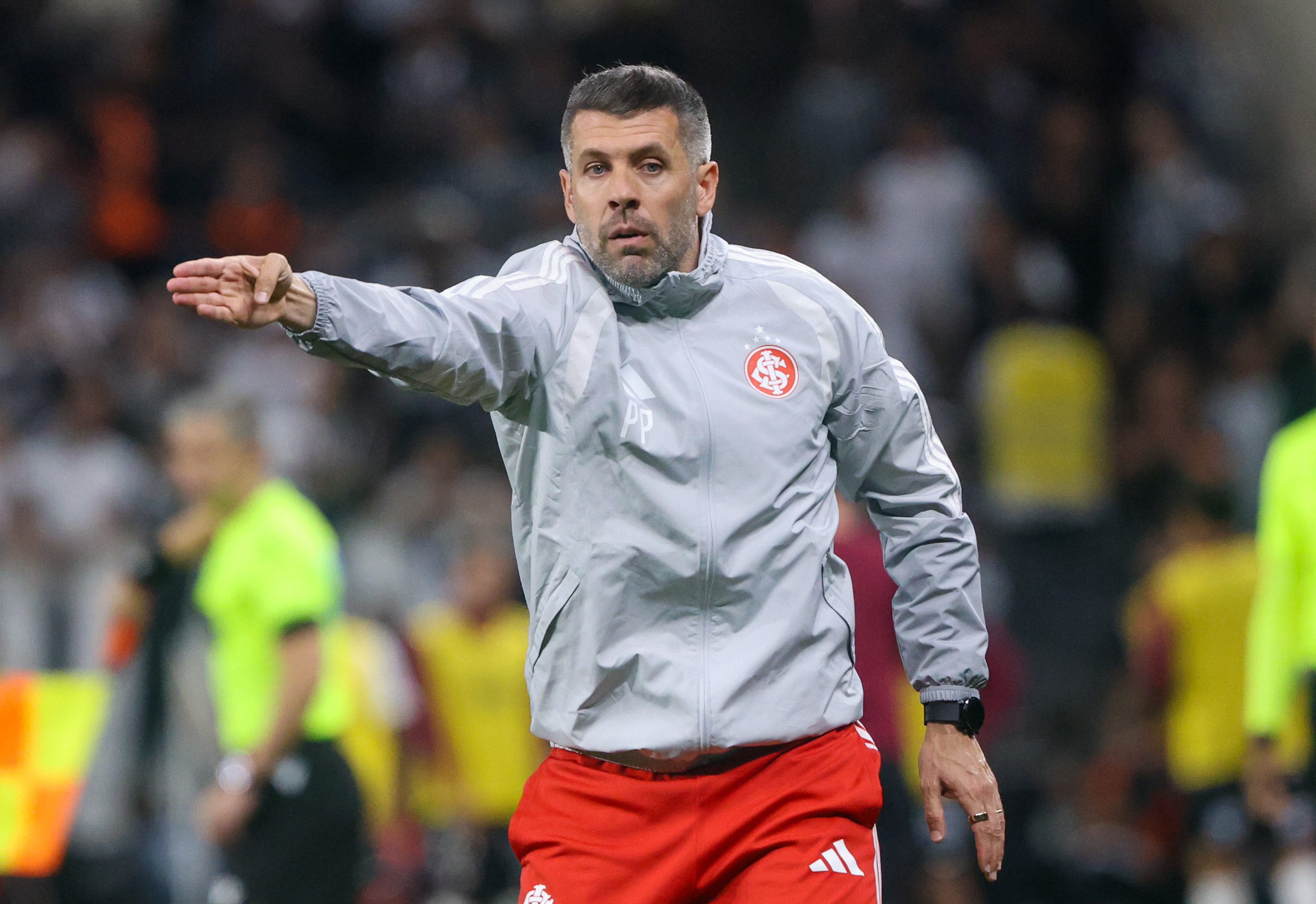 Internacional entra no Z4 após vitória do Grêmio sobre o São Paulo