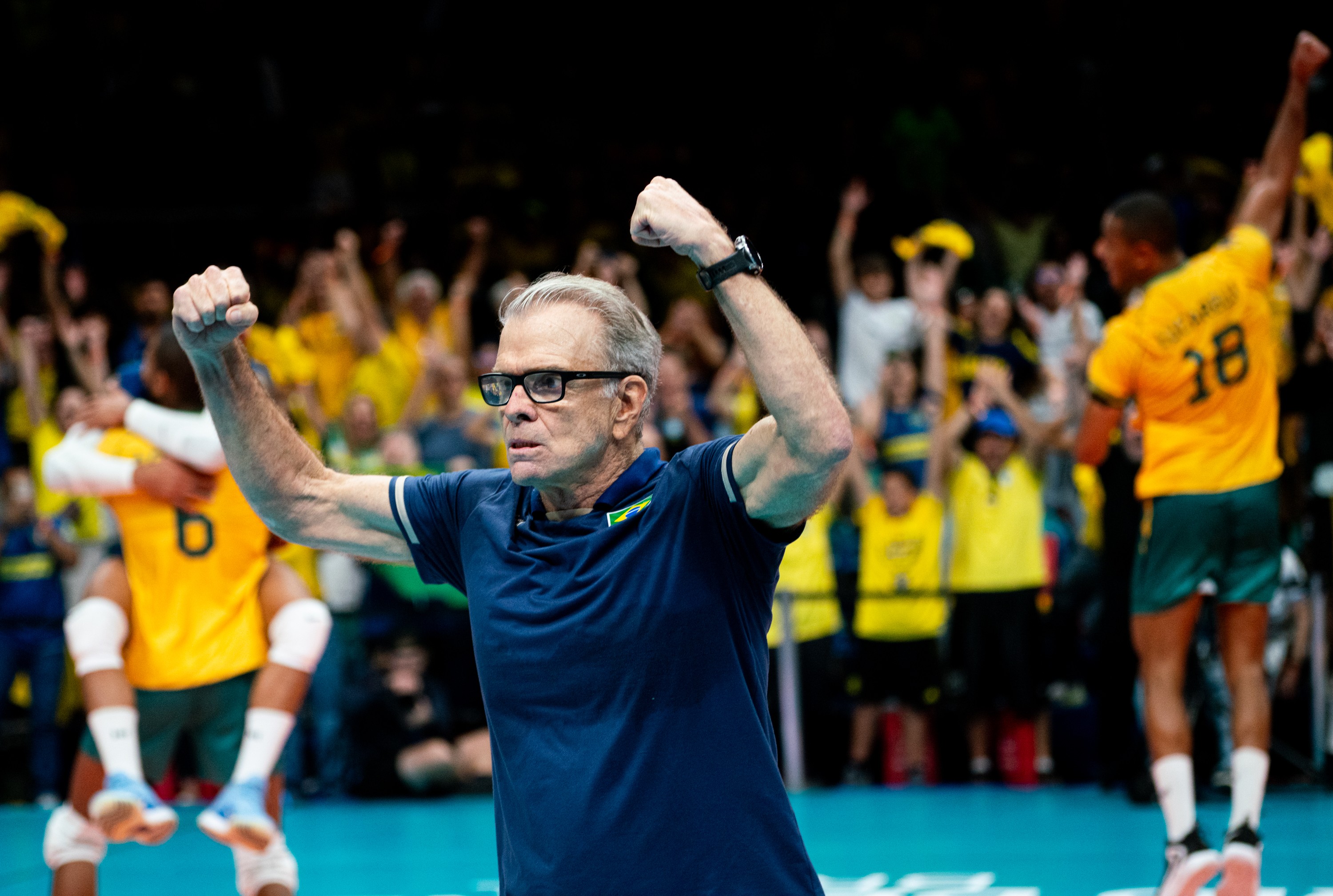 Bernardinho revela pressão 'gigantesca' no vôlei do Brasil: 'Geração contestada'