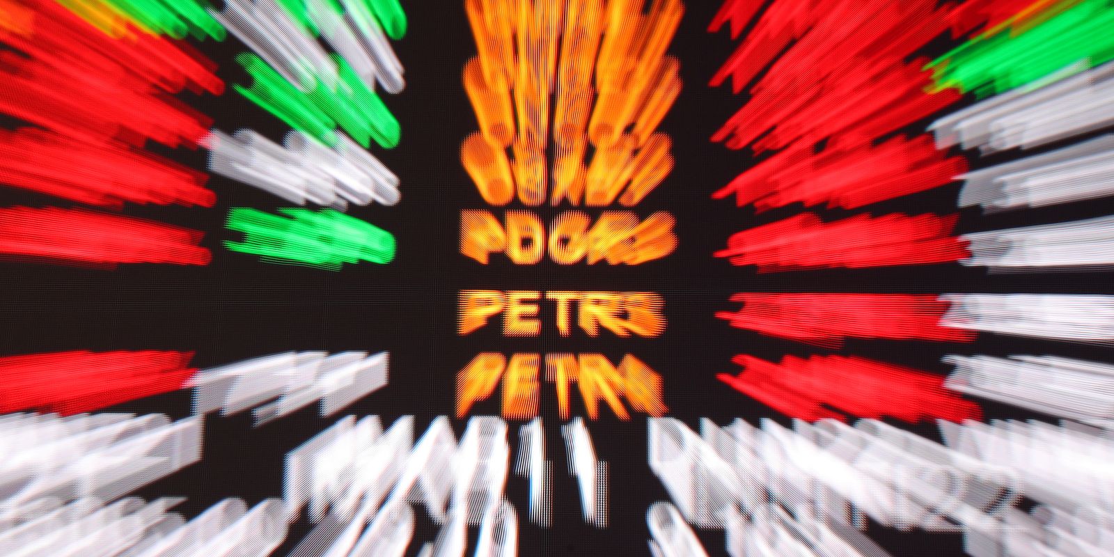 Bolsa dispara 3% e atinge maior nível desde maio com dólar em queda
