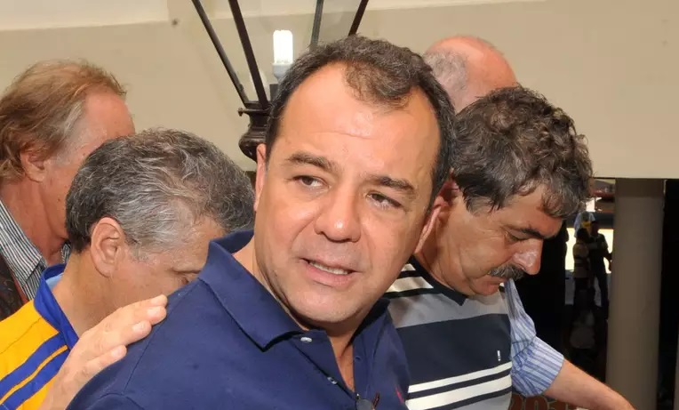 Justiça mantém condenação de Cabral por uso ilegal de helicópteros oficiais