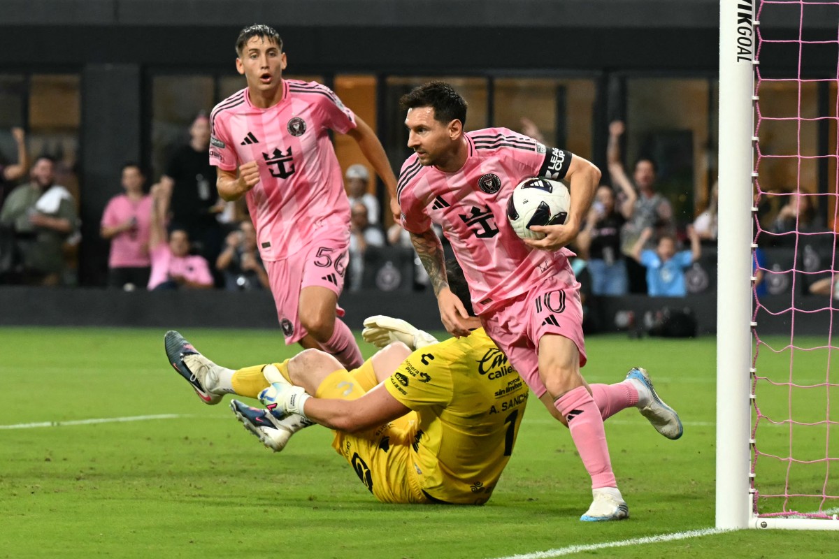 Messi bate recorde na Leagues Cup com duas bolas no Inter Miami
