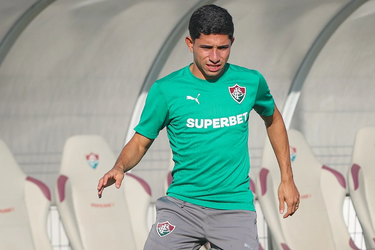 Fluminense: Arana e Serna Devem Estrear Rápido após Dores