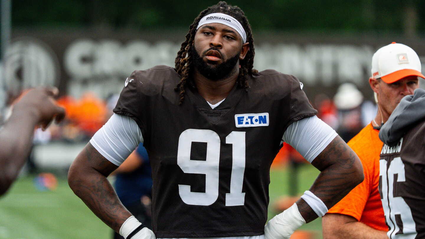 Cleveland Browns DE Alex Wright suffers season-ending Achilles tear, goes to IR