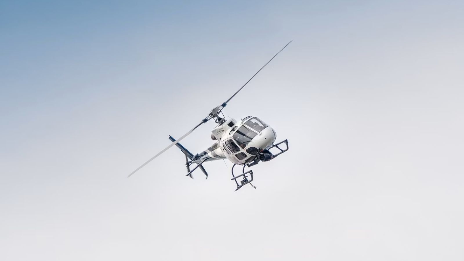 Wisconsin Man Lands Helicopter At Cabela's to Avoid Traffic