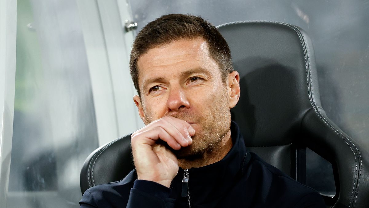 Xabi Alonso Sets His Sights on Diogo Costa as Chelsea Consider Triggering Clauses