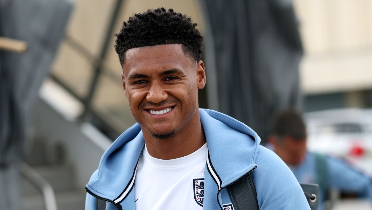 Man Utd and Arsenal Vie for Aston Villa's Watkins in £40m Battle