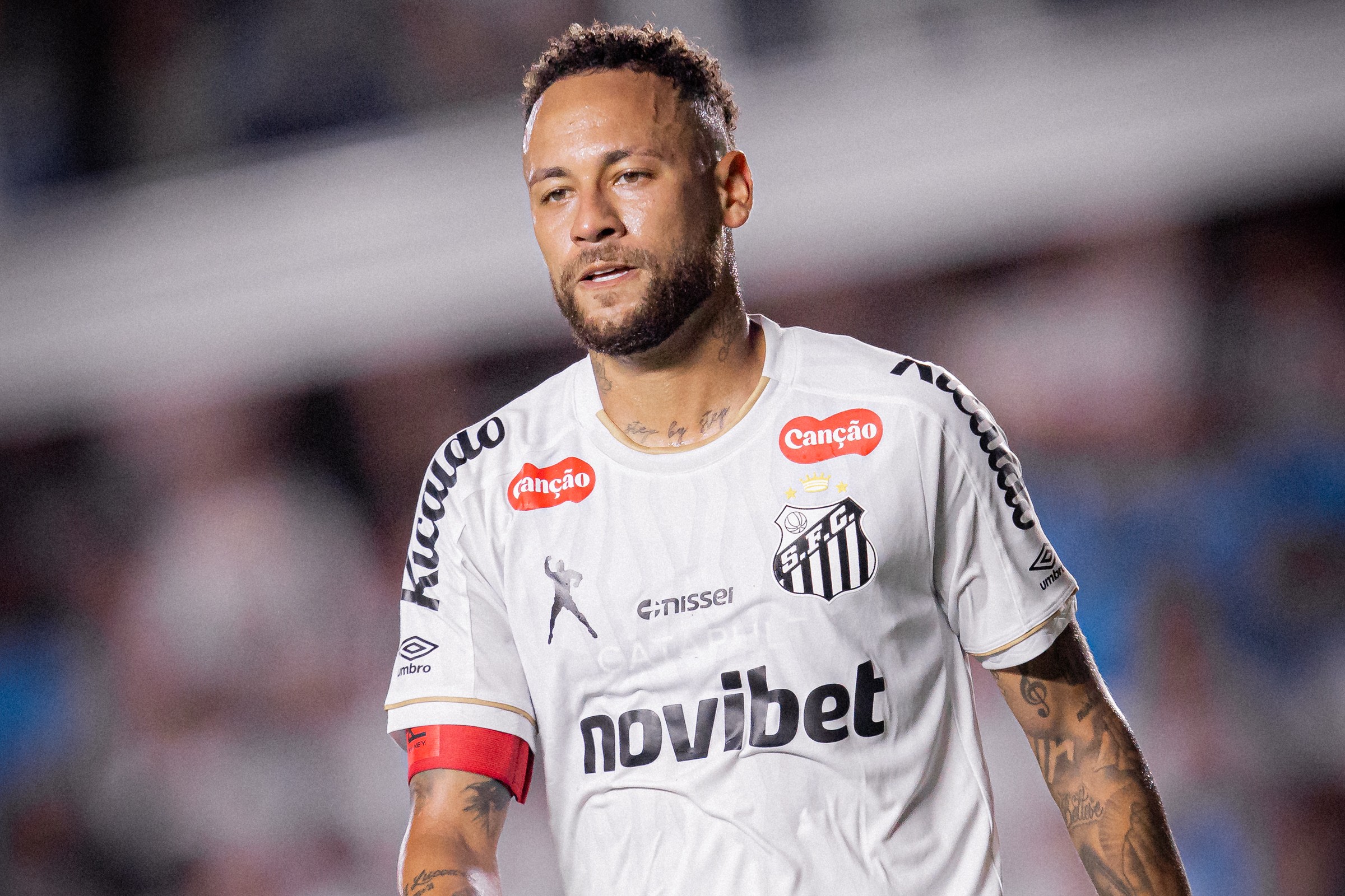 Neymar no sintético? Preparador comenta risco de lesões antes de Palmeiras x Santos