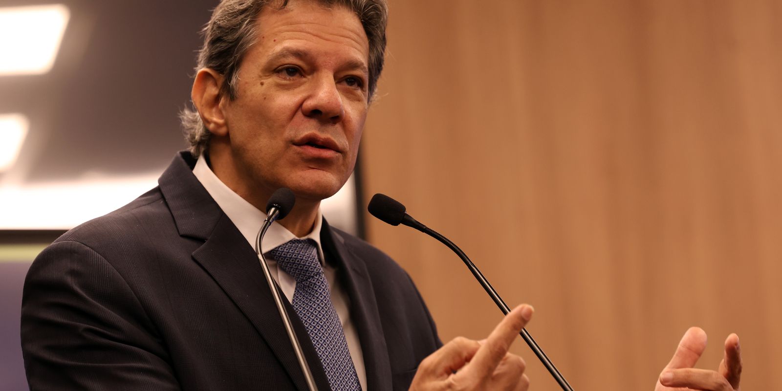 Pt lança haddad candidato ao governado de sp