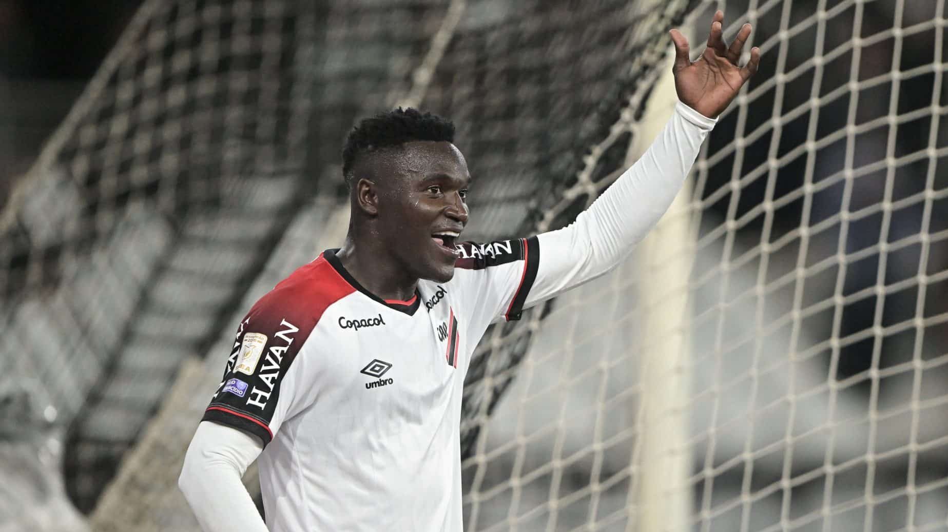 Artilharia do Brasileirão 2026: Viveros, do Athletico, lidera com 17 gols