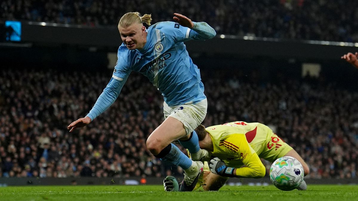 Ex-Premier League Referee Graham Scott: Players Get More Penalties for Going Down