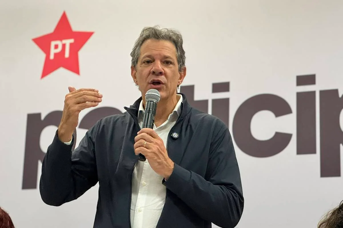 Haddad ataca escolha de vice de Flávio Bolsonaro: 'Pouco qualificado'