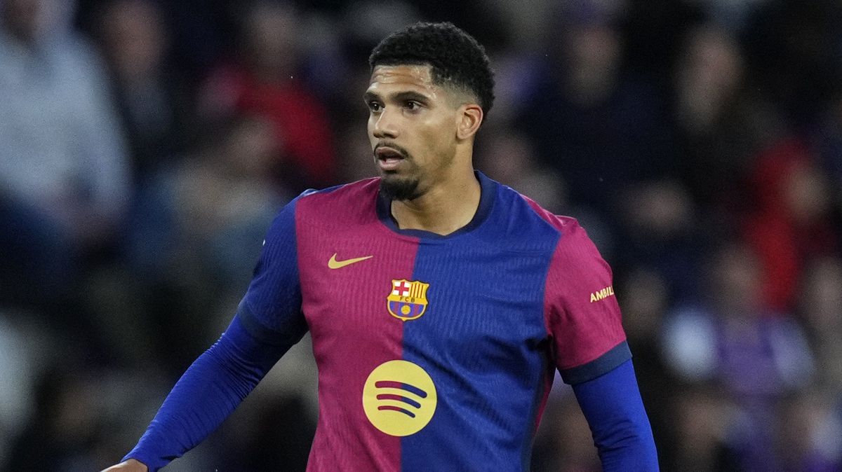 Liverpool Set to Sign Barcelona Captain Ronald Araujo on Loan