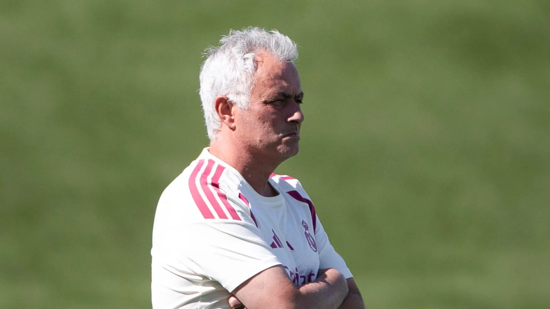 Real Madrid: ‘Queda de braço’ com volante de Mou e possíveis saídas
