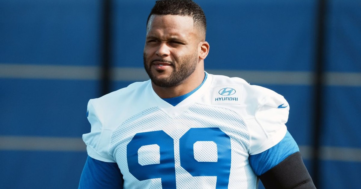 Aaron Donald projeta retorno aos Rams para jogo contra New York Giants