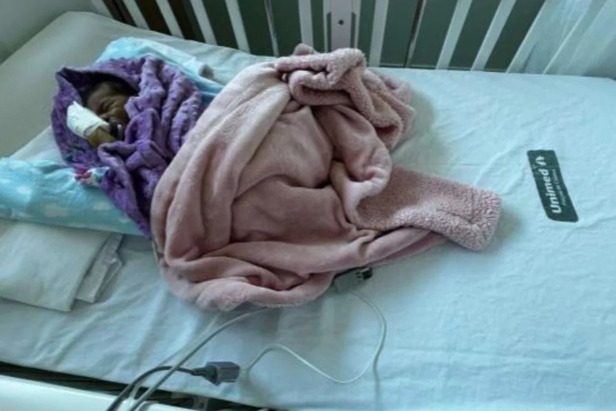 Bebê de 1 Ano Morre em Batalha Judicial com Plano de Saúde