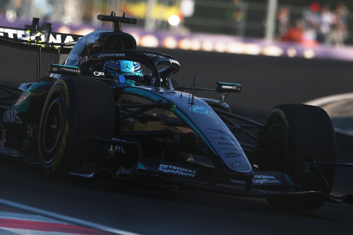 Russell's Mercedes Fails at Hungary Grand Prix Due to Engine Software Issue