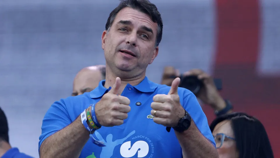 Flávio marca ato em Copacabana e avaliação para sucessão de Bolsonaro