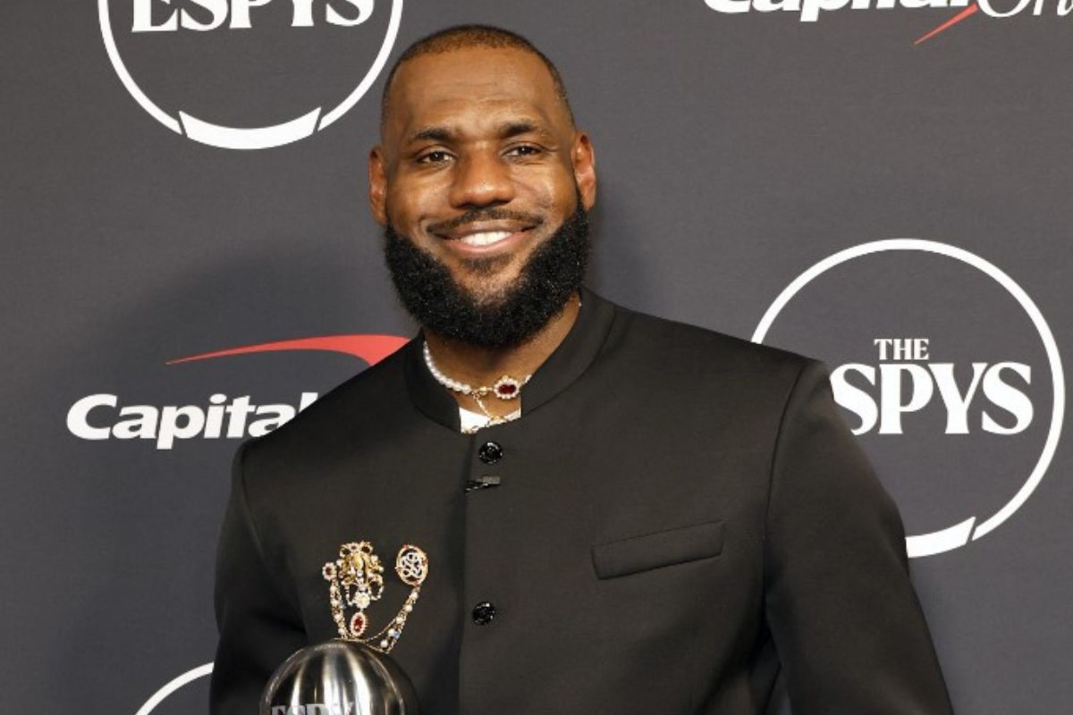 LeBron James Assina com Philadelphia 76ers para Encerrar Carreira e Buscar 5º Título na NBA