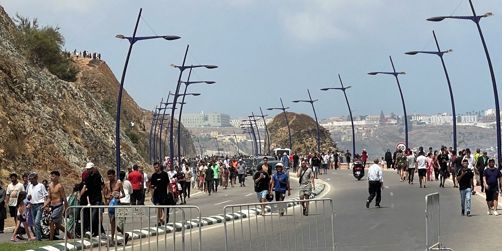 Espanha acusa Marrocos de anuência na onda migratória a Ceuta