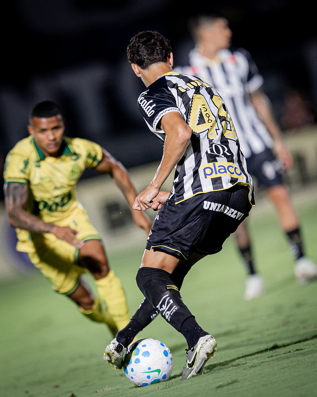 Santos defende tabu histórico contra o Mirassol na Vila Belmiro pelo Brasileirão
