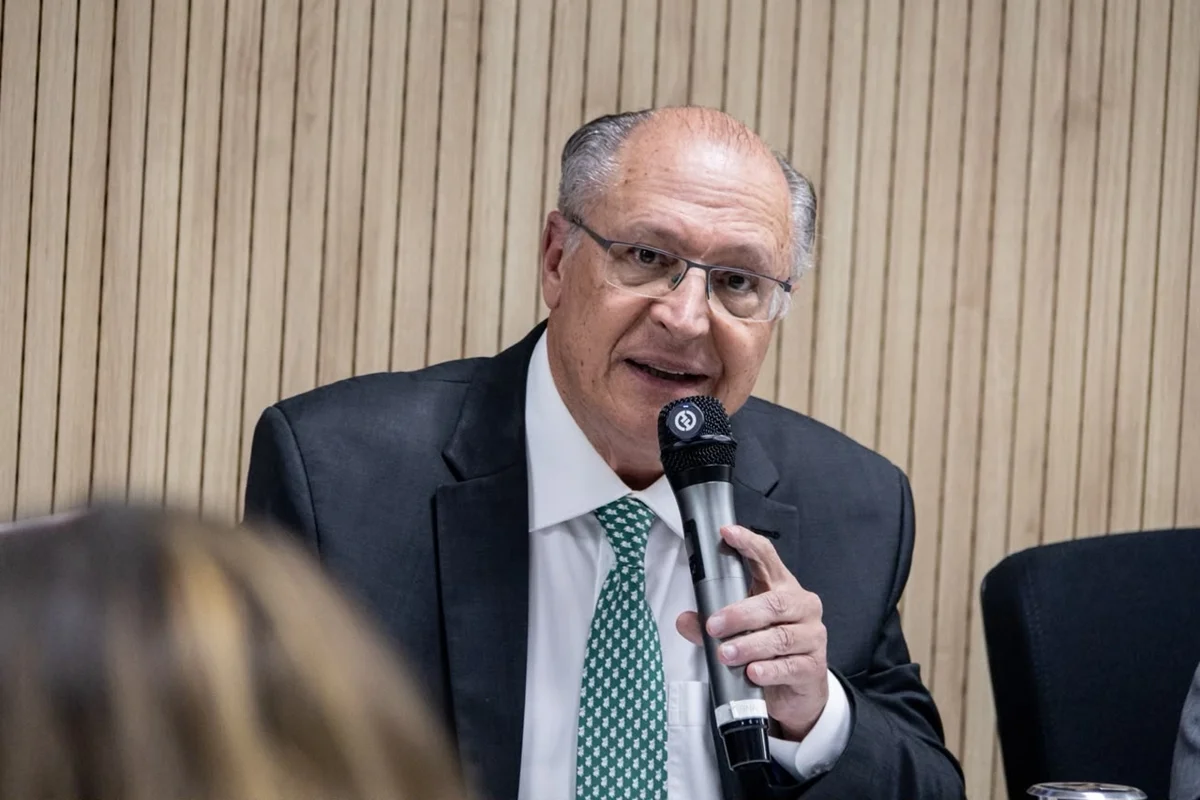 Alckmin: Tarifaço dos EUA Tem Objetivo de Resolver Conflitos
