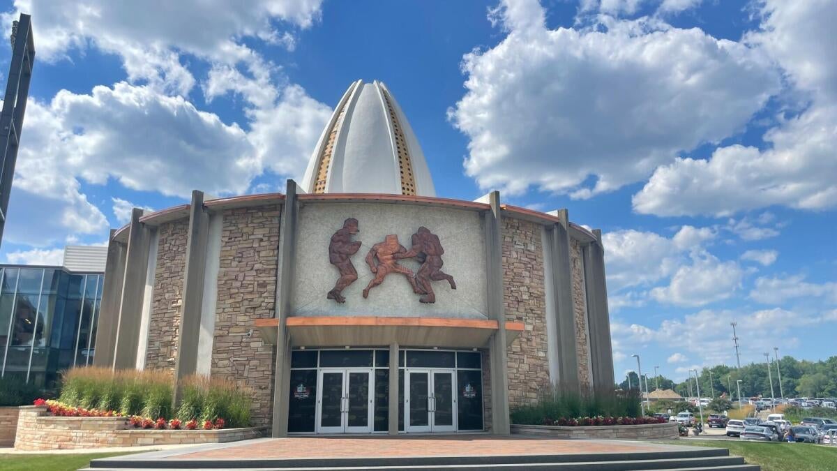 2026 Pro Football Hall of Fame Inductees: Brees, Fitzgerald, Vinatieri & More Join Elite Class
