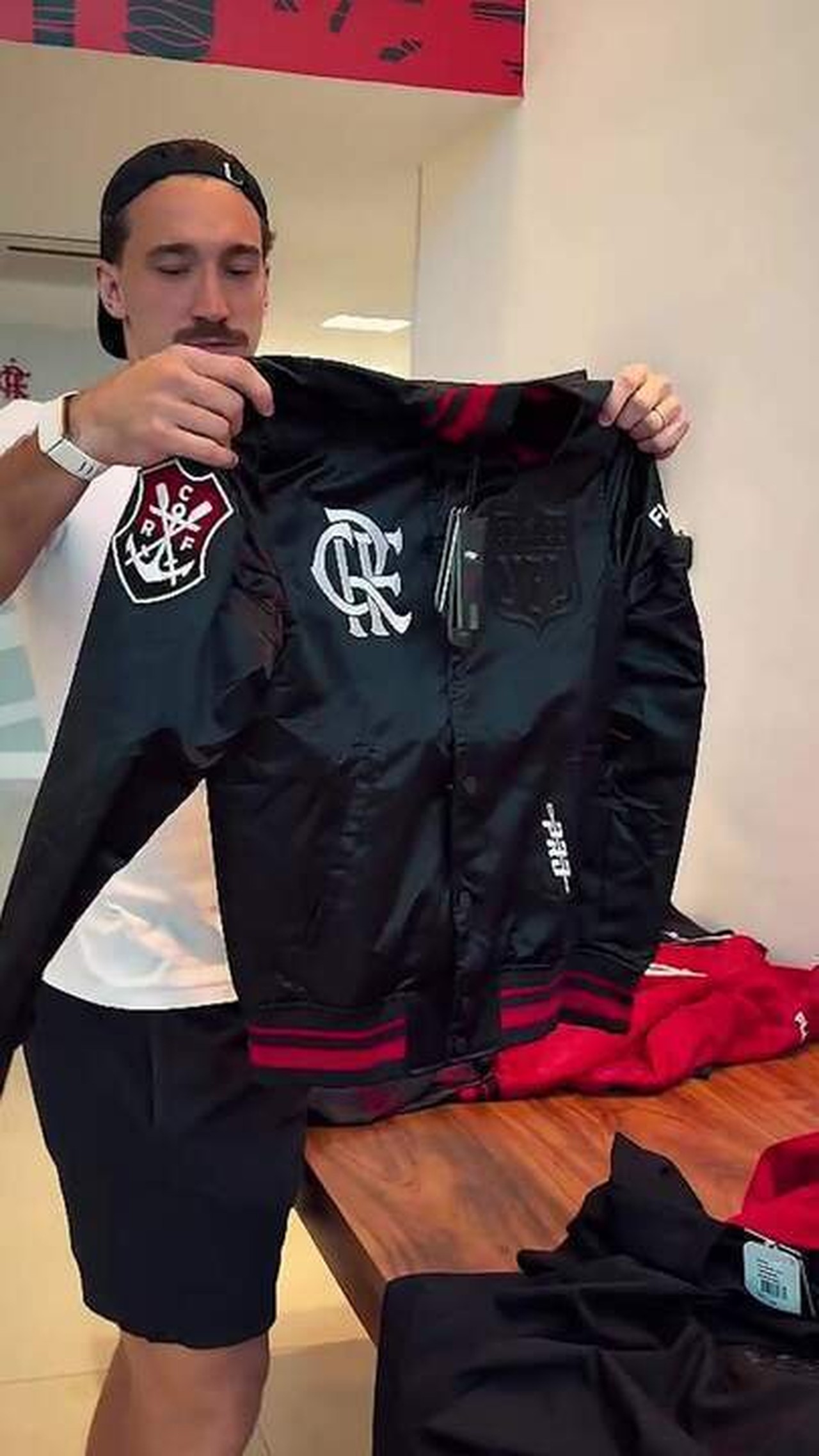 NFL e Flamengo lançam coleção de roupas: veja preços e onde comprar os produtos
