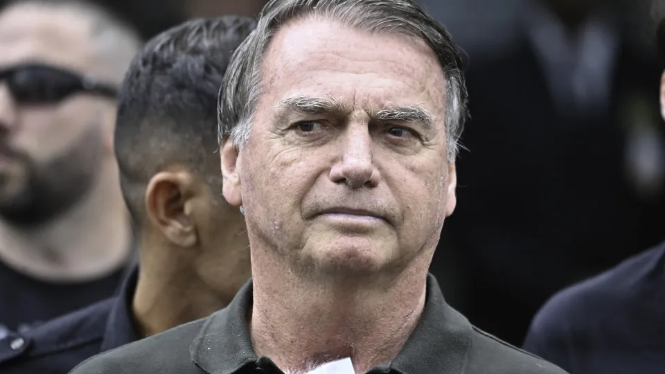Bolsonaro pede ao STF para receber os filhos no Dia dos Pais