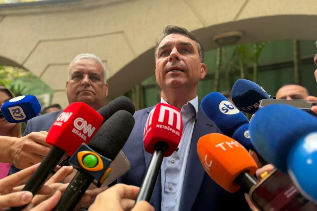 BTG/Nexus: Flávio Bolsonaro lidera rejeição com 50%; Lula empata com 49%