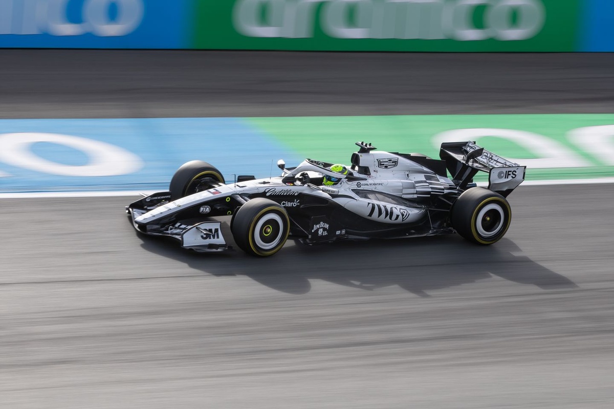 Guenther Steiner Urges Cadillac F1 to Abandon 2026 Car Development, Focus on 2027