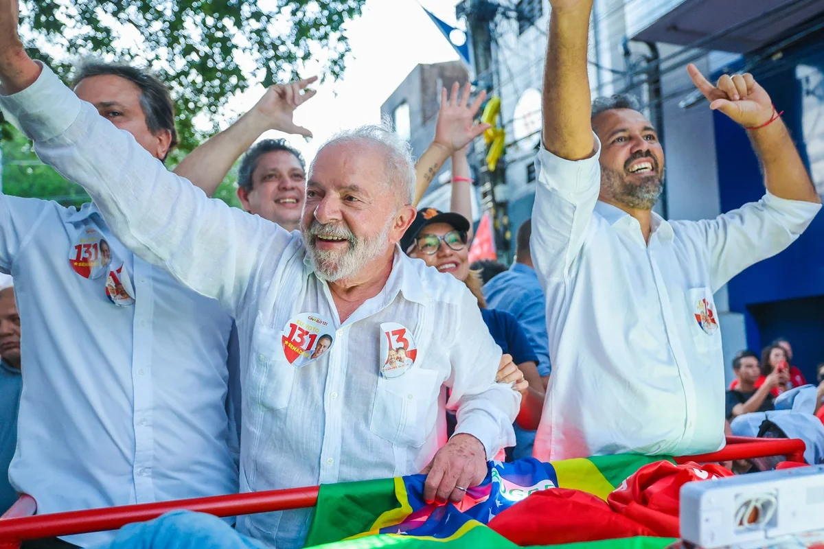 Lula atua em convenções para fortalecer aliados antes do prazo de registro das candidaturas