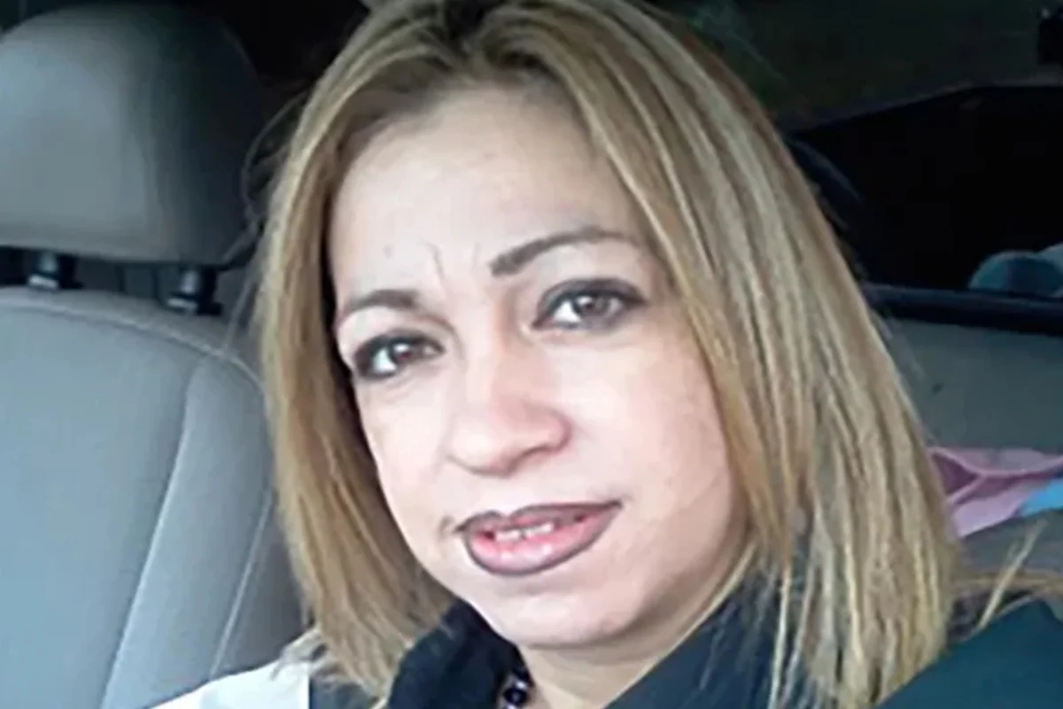 Amiga é presa 14 anos após mulher ser esfaqueada 100 vezes nos EUA